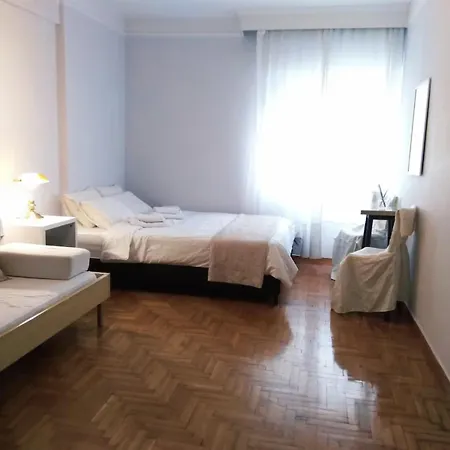 An In The City's Heart Apartment